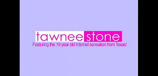  Tawnee Stone Se despierta y se ducha